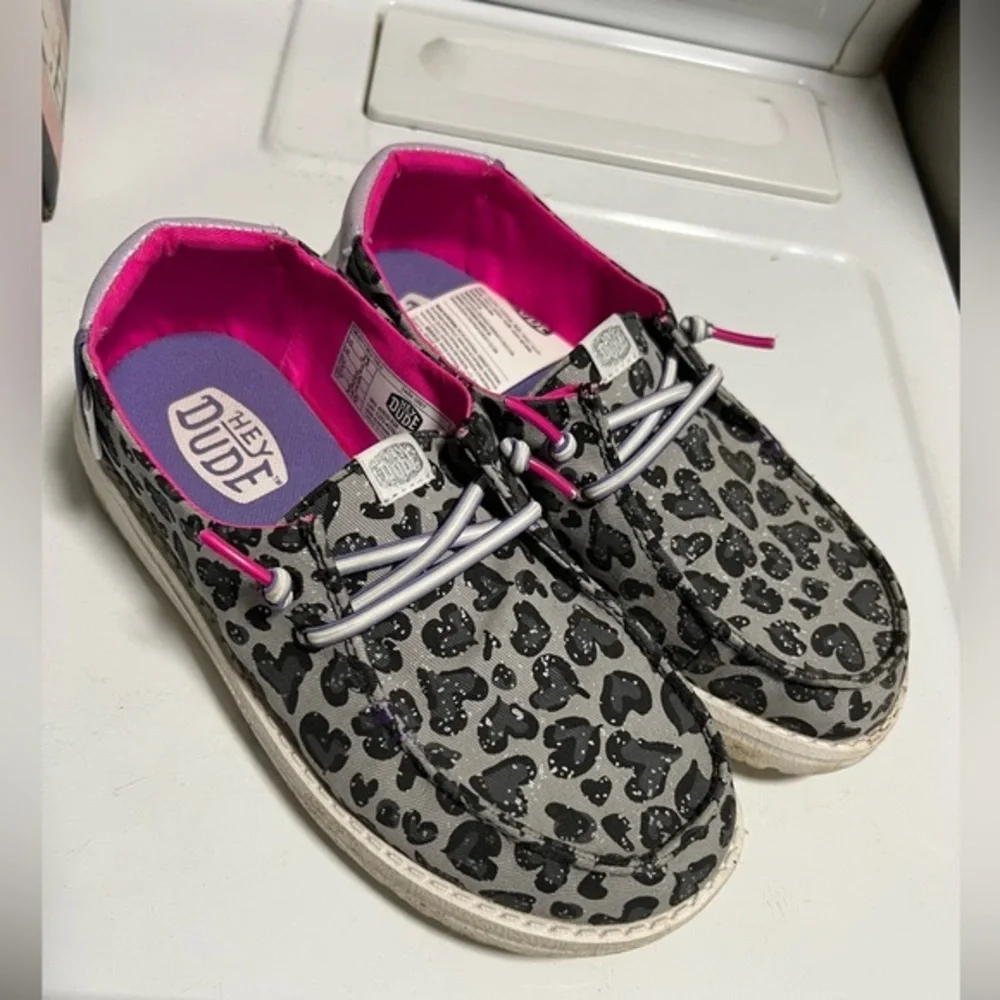 Hey Dude Kids Leopard Print Shoes Wendy wild child - Black and Pink kids size 3